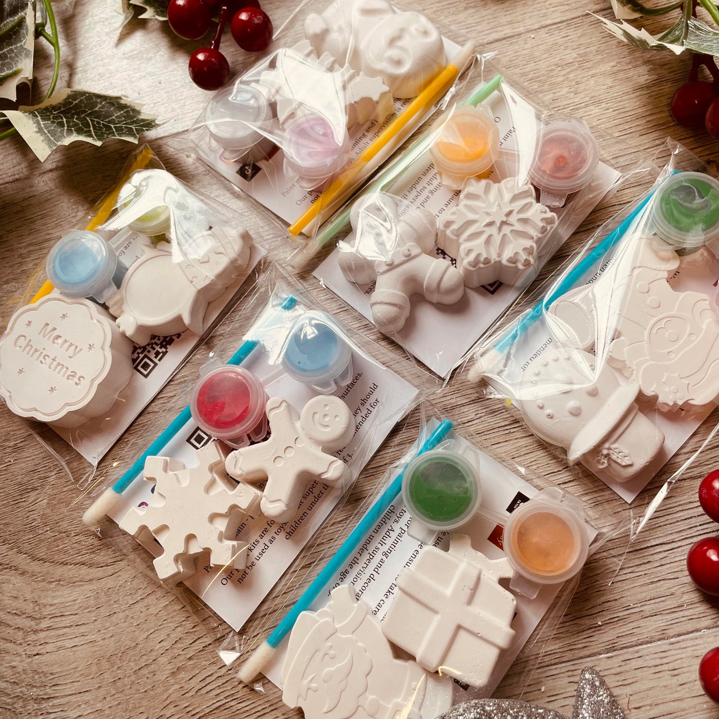 Small Christmas Themed Plaster Paint Kit Bags with 2 Christmas Ornaments & 2 Paints | Christmas Eve Box | Stocking Fillers