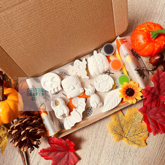 Halloween Small Craft Box with 9 Random Ornaments & 3 Paints