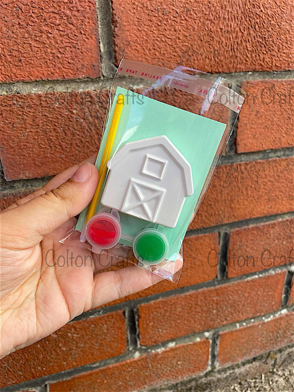 Barn Farm Shape Party Bag with 2 paints each