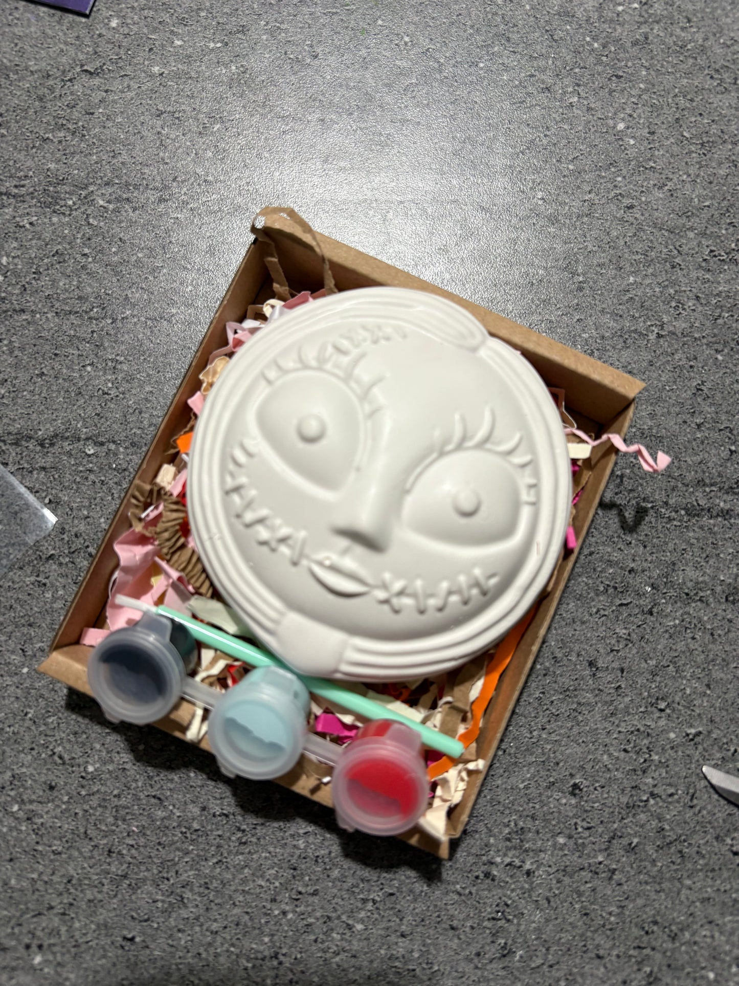 Jack’s Wife Plaster Shape Box Kit with 3 paints & Brush