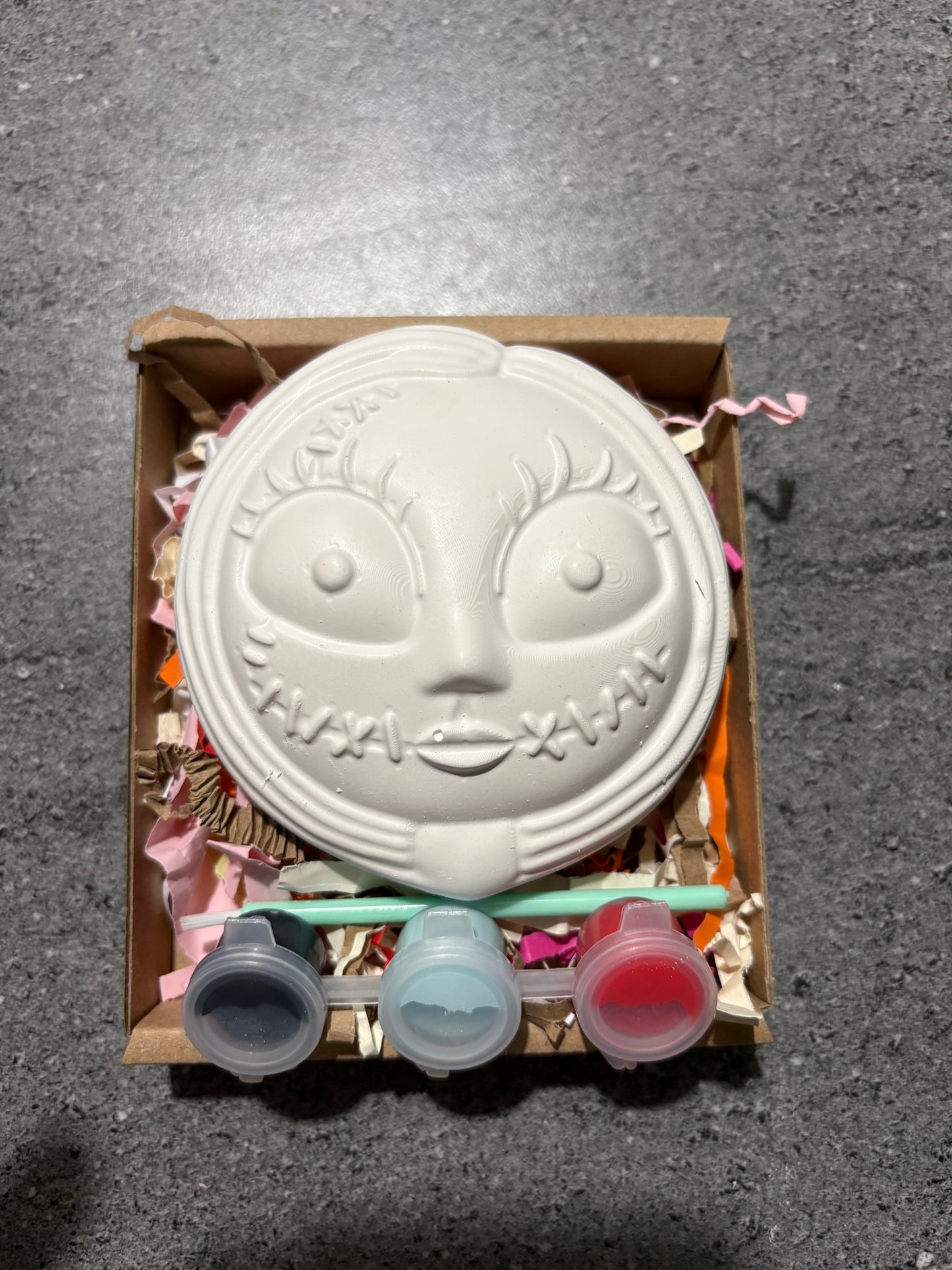 Jack’s Wife Plaster Shape Box Kit with 3 paints & Brush