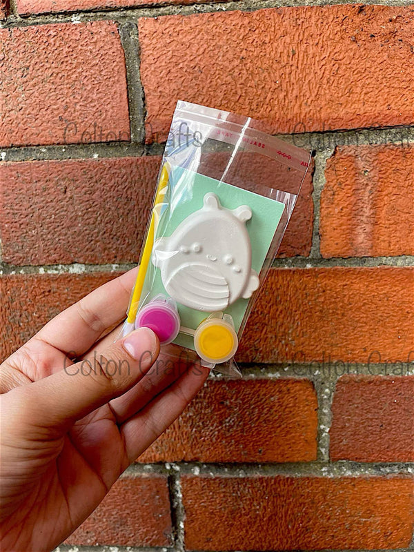 Bee Squish Shape with Party Bag with 2 paints each