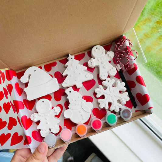 Christmas Large Gingerbread Set - Hanging Ornament Craft Box with 6 paints