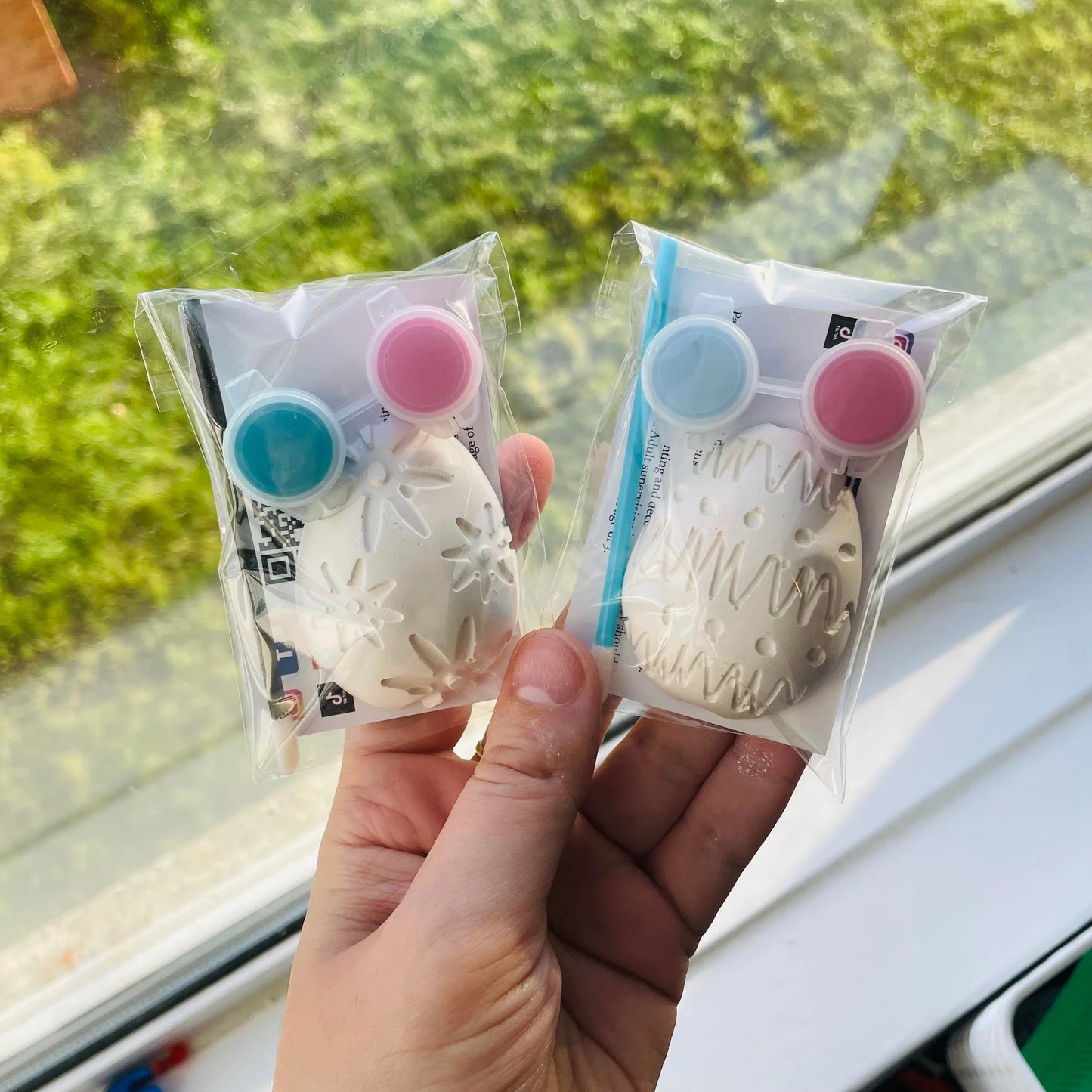 Easter Egg Party Favours with 2 paints (Magnet or Hanging Option are Available)